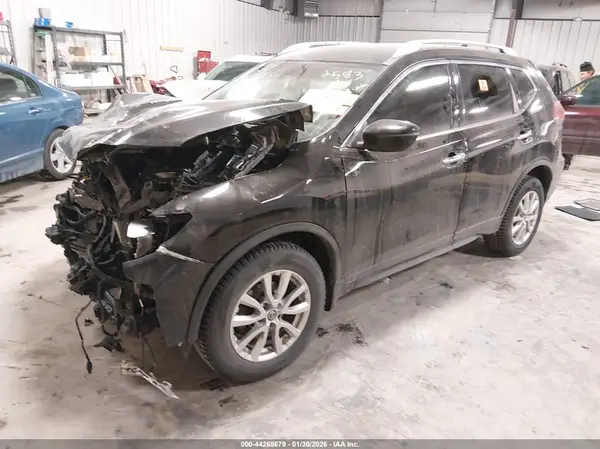 5N1AT2MV0LC763261 2020 NISSAN ROGUE - Image 2