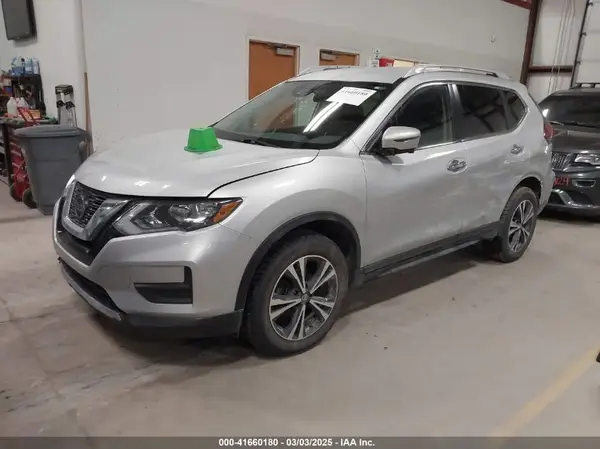 5N1AT2MV0LC795806 2020 NISSAN ROGUE - Image 2