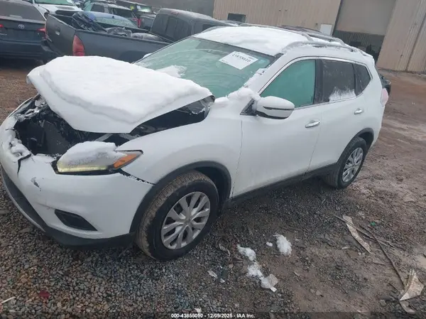 5N1AT2MV1GC842864 2016 NISSAN ROGUE - Image 2