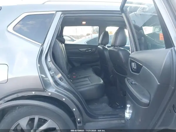 5N1AT2MV1GC860975 2016 NISSAN ROGUE - Image 8
