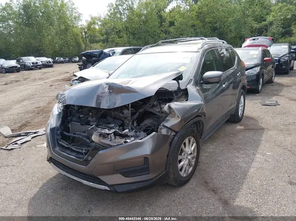 5N1AT2MV1HC731619 2017 NISSAN ROGUE - Image 2