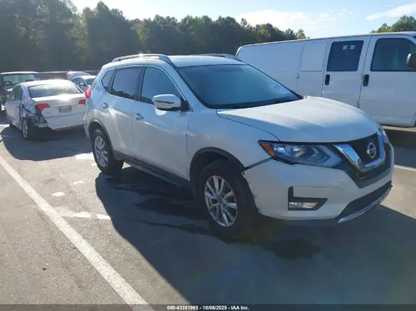 5N1AT2MV1HC732804 2017 NISSAN ROGUE - Image 1