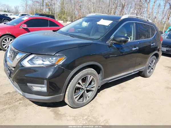 5N1AT2MV1HC737646 2017 NISSAN ROGUE - Image 2