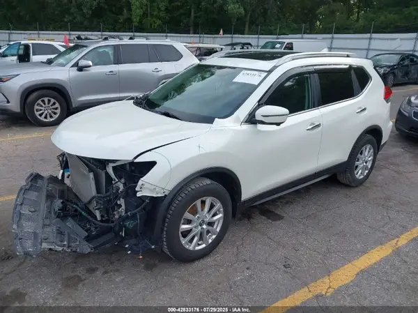 5N1AT2MV1HC743494 2017 NISSAN ROGUE - Image 2