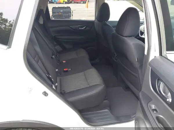 5N1AT2MV1HC743494 2017 NISSAN ROGUE - Image 8
