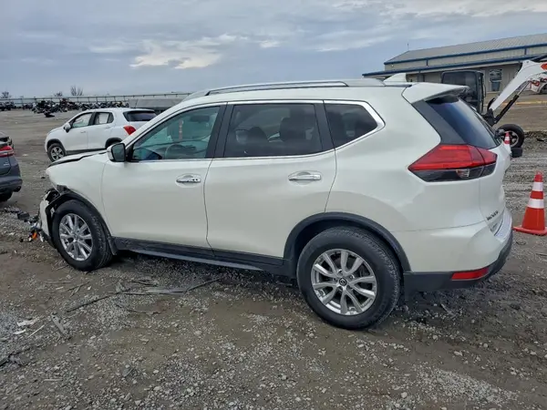 5N1AT2MV1HC745990 2017 NISSAN ROGUE - Image 2