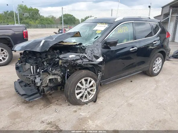 5N1AT2MV1HC746752 2017 NISSAN ROGUE - Image 2