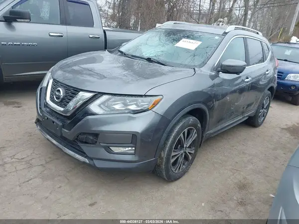 5N1AT2MV1HC746993 2017 NISSAN ROGUE - Image 2