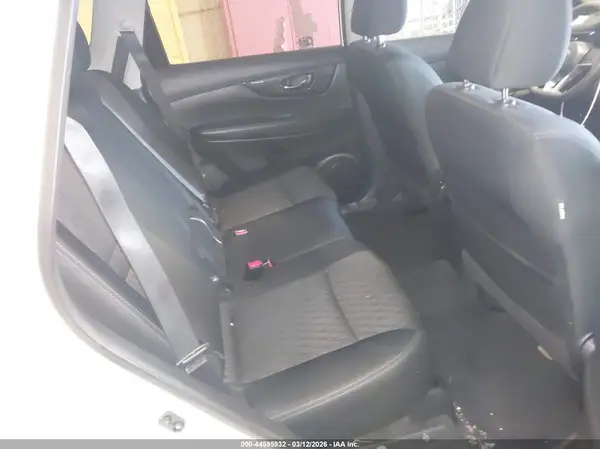 5N1AT2MV1HC747464 2017 NISSAN ROGUE - Image 8