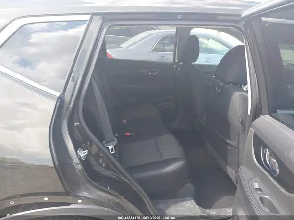 5N1AT2MV1HC749277 2017 NISSAN ROGUE - Image 8