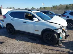5N1AT2MV1HC755869 2017 NISSAN ROGUE