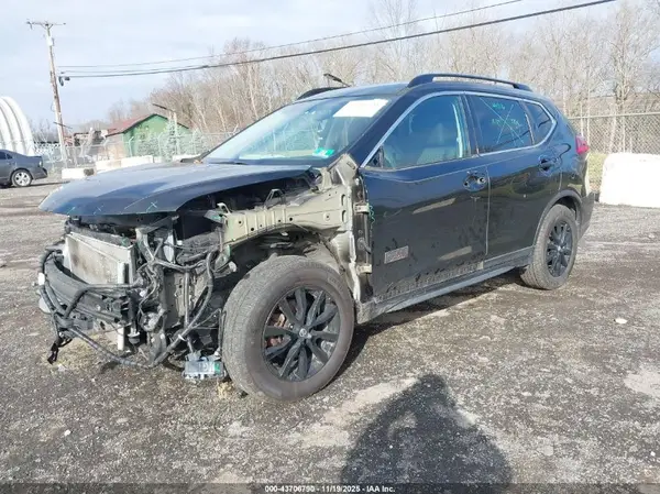 5N1AT2MV1HC756830 2017 NISSAN ROGUE - Image 2