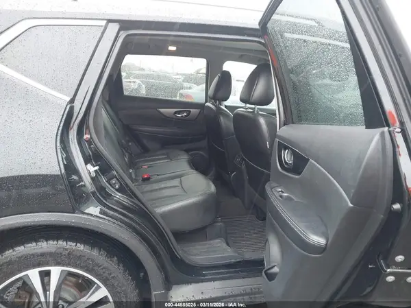 5N1AT2MV1HC761171 2017 NISSAN ROGUE - Image 8