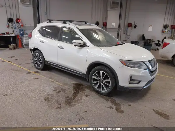 5N1AT2MV1HC767004 2017 NISSAN ROGUE - Image 1