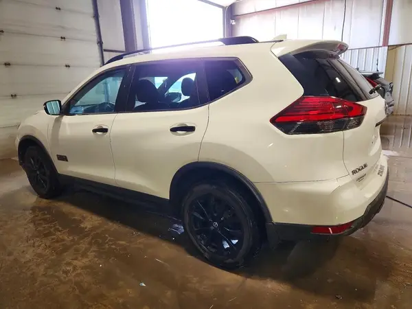 5N1AT2MV1HC767374 2017 NISSAN ROGUE - Image 2