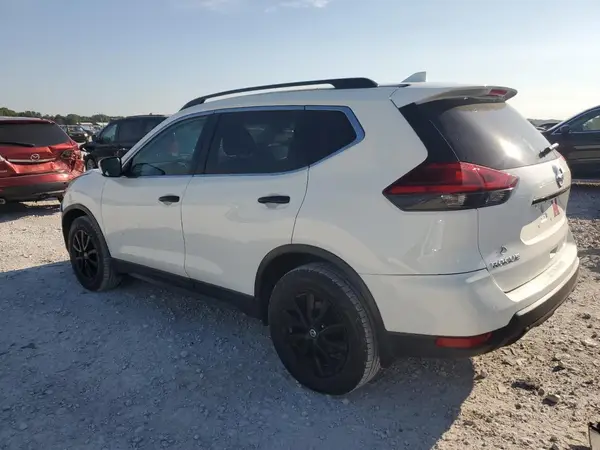 5N1AT2MV1HC768637 2017 NISSAN ROGUE - Image 2