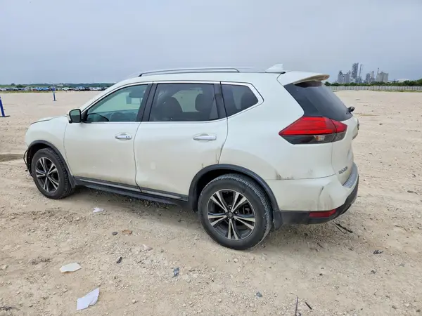 5N1AT2MV1HC773501 2017 NISSAN ROGUE - Image 2
