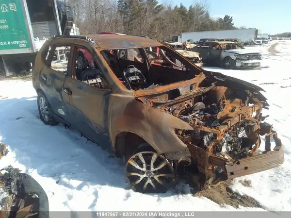 5N1AT2MV1HC773756 2017 NISSAN ROGUE - Image 1