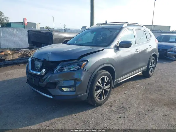 5N1AT2MV1HC777239 2017 NISSAN ROGUE - Image 2