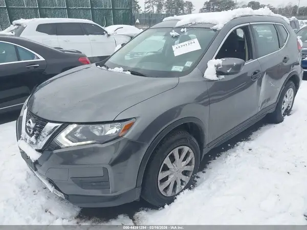 5N1AT2MV1HC783915 2017 NISSAN ROGUE - Image 2