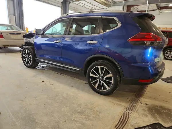 5N1AT2MV1HC790881 2017 NISSAN ROGUE - Image 2