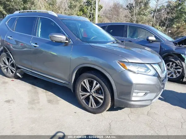 5N1AT2MV1HC791318 2017 NISSAN ROGUE - Image 1