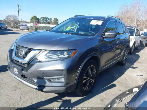 5N1AT2MV1HC791318 2017 NISSAN ROGUE - Image 2