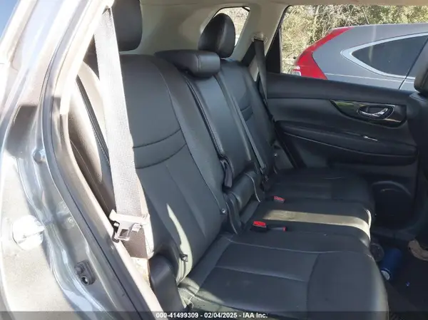 5N1AT2MV1HC791318 2017 NISSAN ROGUE - Image 8