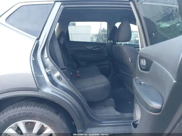 5N1AT2MV1HC792341 2017 NISSAN ROGUE - Image 8