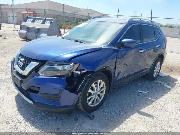 5N1AT2MV1HC792601 2017 NISSAN ROGUE - Image 2