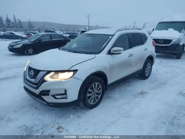 5N1AT2MV1HC794414 2017 NISSAN ROGUE - Image 2