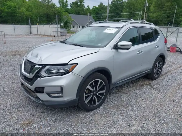 5N1AT2MV1HC801443 2017 NISSAN ROGUE - Image 2