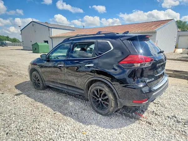 5N1AT2MV1HC808151 2017 NISSAN ROGUE - Image 2