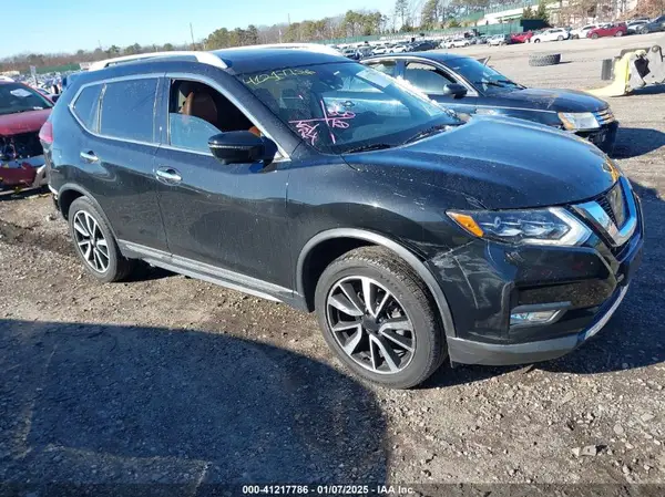 5N1AT2MV1HC811955 2017 NISSAN ROGUE - Image 1