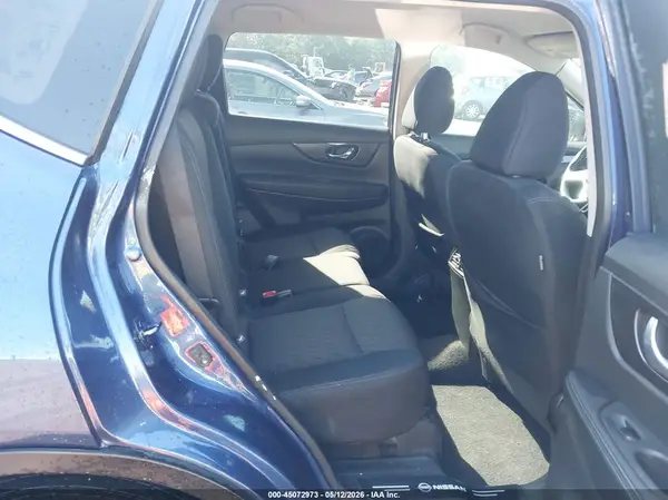 5N1AT2MV1HC812412 2017 NISSAN ROGUE - Image 8