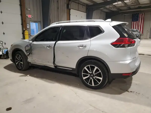 5N1AT2MV1HC812605 2017 NISSAN ROGUE - Image 2