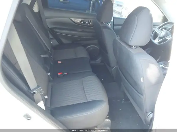 5N1AT2MV1HC814189 2017 NISSAN ROGUE - Image 8