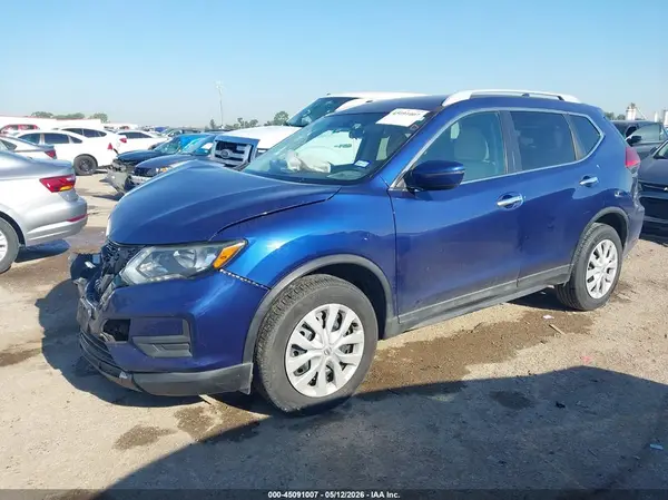 5N1AT2MV1HC818985 2017 NISSAN ROGUE - Image 2