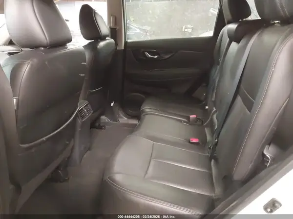 5N1AT2MV1HC820848 2017 NISSAN ROGUE - Image 8