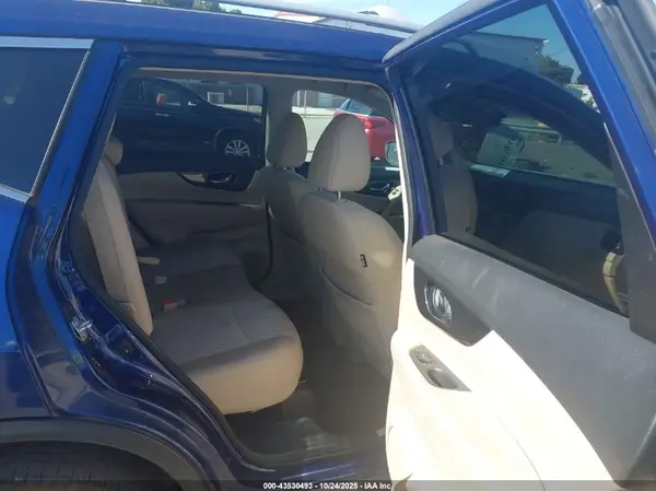 5N1AT2MV1HC825841 2017 NISSAN ROGUE - Image 8