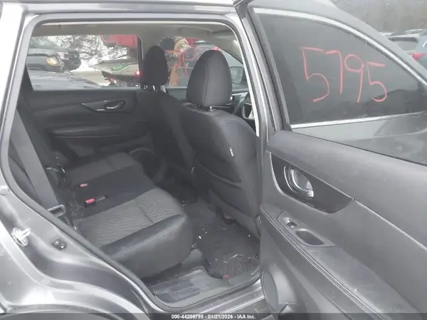 5N1AT2MV1HC826536 2017 NISSAN ROGUE - Image 8