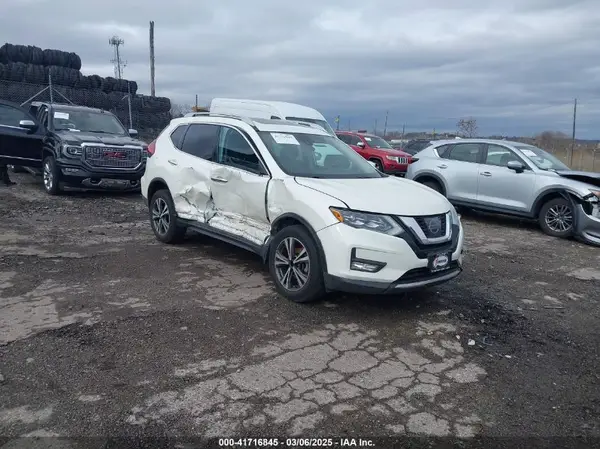 5N1AT2MV1HC830652 2017 NISSAN ROGUE - Image 1