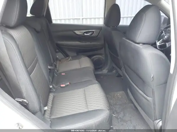 5N1AT2MV1HC831266 2017 NISSAN ROGUE - Image 8