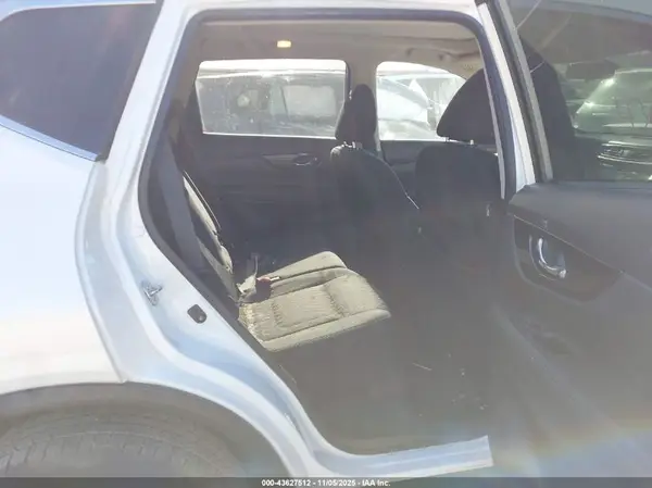 5N1AT2MV1HC835933 2017 NISSAN ROGUE - Image 8
