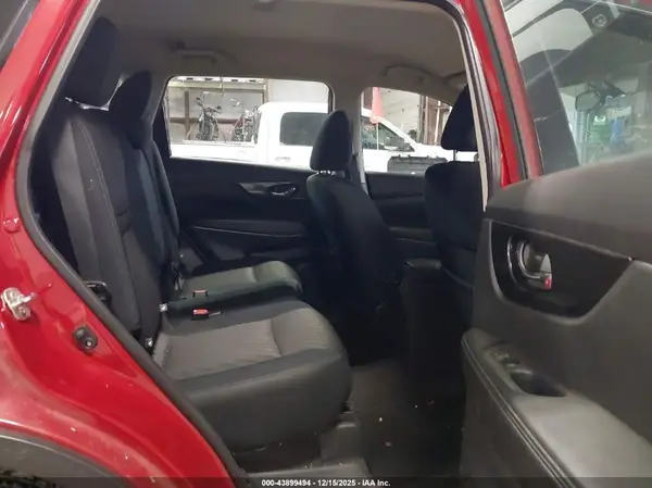 5N1AT2MV1HC836015 2017 NISSAN ROGUE - Image 8