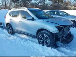 5N1AT2MV1HC844860 2017 NISSAN ROGUE