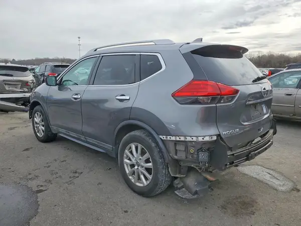 5N1AT2MV1HC845572 2017 NISSAN ROGUE - Image 2
