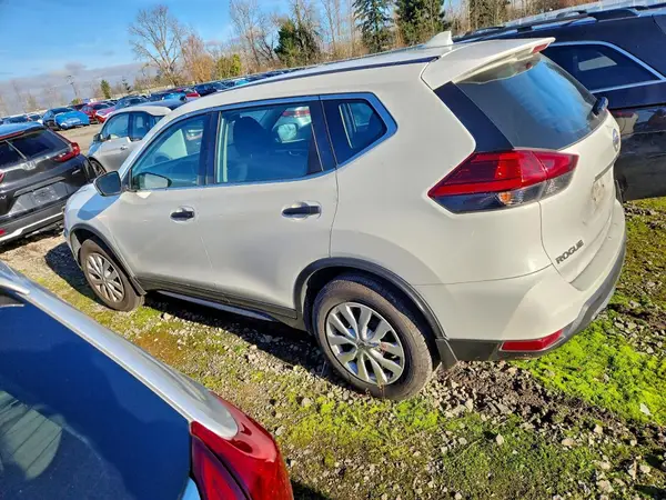 5N1AT2MV1HC846768 2017 NISSAN ROGUE - Image 2