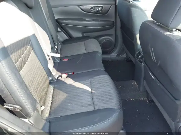 5N1AT2MV1HC847144 2017 NISSAN ROGUE - Image 8