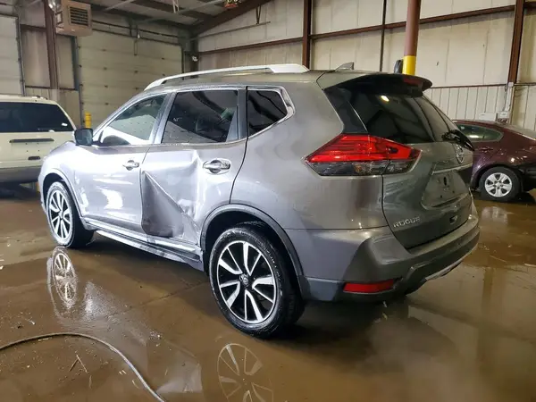 5N1AT2MV1HC847838 2017 NISSAN ROGUE - Image 2